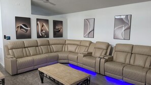 Living area - Charming 3-bedroom house with AC in vibrant Kissimmee (Kissimmee)
