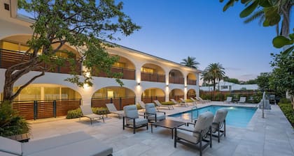 Casa Luz - Sunlit Boca Pool Retreat