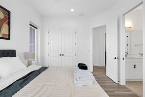 8 bedrooms, iron/ironing board, WiFi, bed sheets - Twin Poolside 1st Row Retreat at 13th Street (St. Augustine)