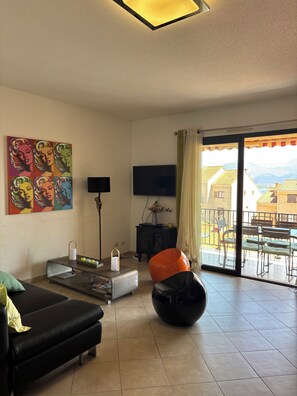 Living area - Vrbo Property (Calvi)