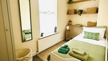 2 bedrooms, WiFi, bed sheets