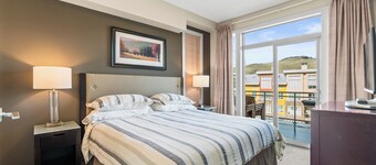 Welcome to Lakeside Lookout – your easy, lakeside, Okanagan getaway.
