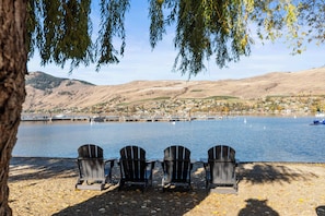 Property grounds - Welcome to Lakeside Lookout – your easy, lakeside, Okanagan getaway. (Vernon)