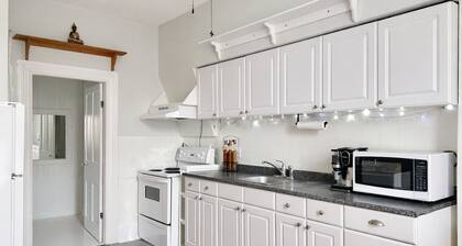 Village Heritage Suite with Full Kitchen & King Bed