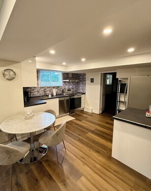 Private kitchen - Bright 1BR + Den Walk-Out Suite w/ Parking (Aurora)