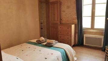 2 chambres, fer et planche Ă repasser, Wi-Fi, draps fournis