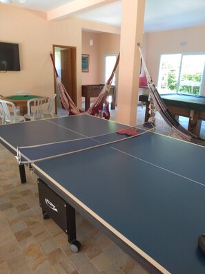 Games room - Vrbo Property (Bertioga)