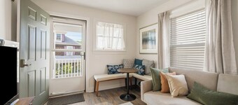 2BR - King and Queen - near Downtown and Beach