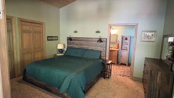 4 bedrooms, free WiFi, bed sheets
