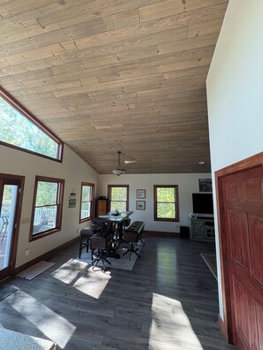 Dining - 2.5 Acre lake front Cabin Retreat (Millersburg)