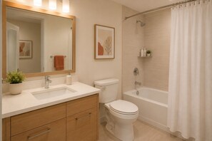 Superior-Zimmer | Badezimmer | Haartrockner, Handtücher, Seife, Shampoo