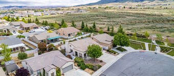 Modern Home Prime Location Loaded With Extras