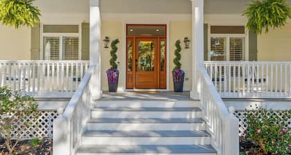Beautiful Renovated 3BR/3BA Retreat Free Golf, Riverfront Pools & Resort Living