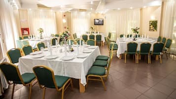 Banquet hall