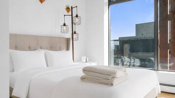 1 chambre, bureau, fer et planche à repasser, accès au Wi-Fi (inclus)