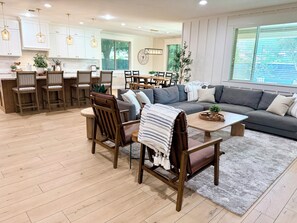 Interior - Rosa Retreat Luxury Oasis: Spa+Pool+Amazing Yard, Game Rm Sleeps 12+ (Queen Creek)
