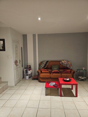 Living area - Vrbo Property (Bagnols-sur-Cèze)