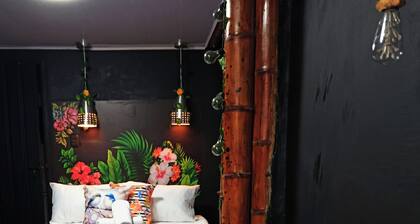 Private room with independent entrance