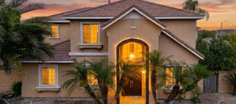Elegant 5BR Gem @Ontario w/ Grill | Near Airport