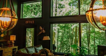 Whiskey Lounge - AQUY Valley Rentals