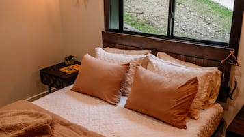 WiFi, bed sheets