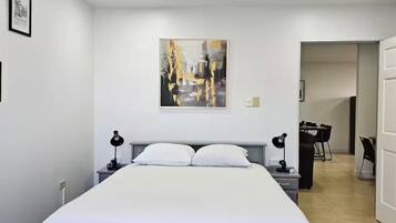 2 bedrooms, internet, bed sheets