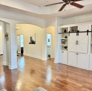 Interior - Santa Fe Ranch- Family Fun (Pilot Point)