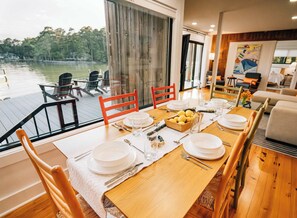 Dining - Unique Waterfront Home & Dockside Screened Porch (Kilmarnock)