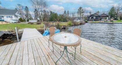 Spa, Pool table & Lakefront | Maison aux Renards
