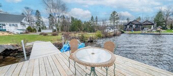Spa, Pool table & Lakefront | Maison aux Renards
