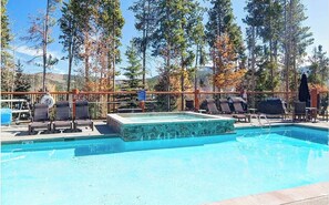 Udendørs pool, opvarmet pool