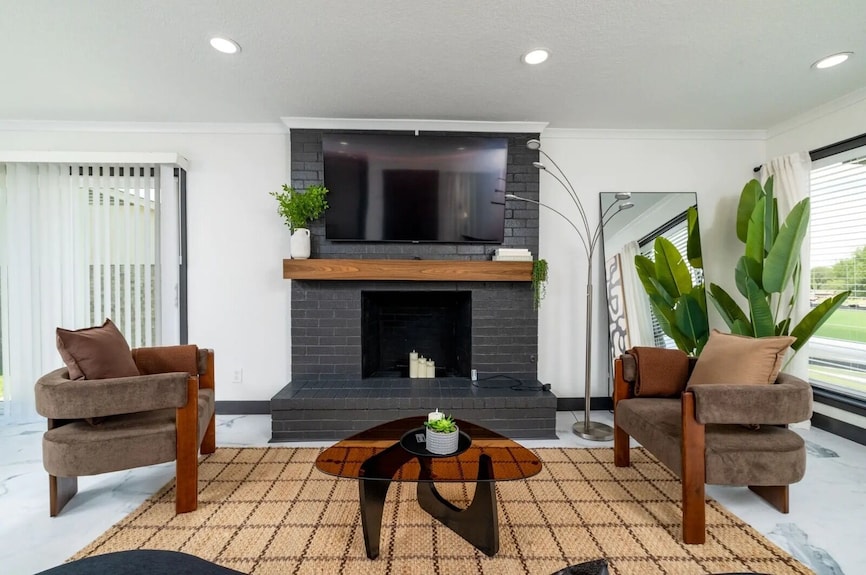 Home With Water Views Near Dfw, Arlington Stadiums - Southlake, TX