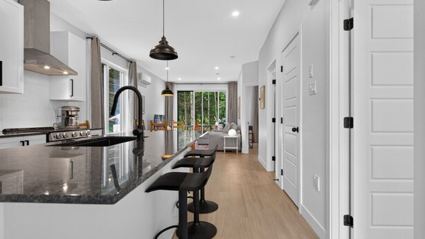 Unclassified image, 1 of 83, button - Le Relais Austin - Full Property (4 Units-6 beds) (Austin)