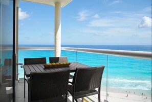 Outdoor dining - Westin Lagunamar 2 Bedroom Villa with Balcony (Cancun)