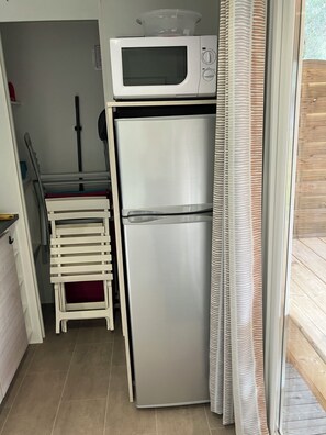 Private kitchen - Vrbo Property (Lumio)