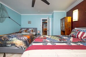 3 bedrooms, iron/ironing board, WiFi, bed sheets - Copano Bay Fishing Lodge. With Game Room and pool table (Rockport)
