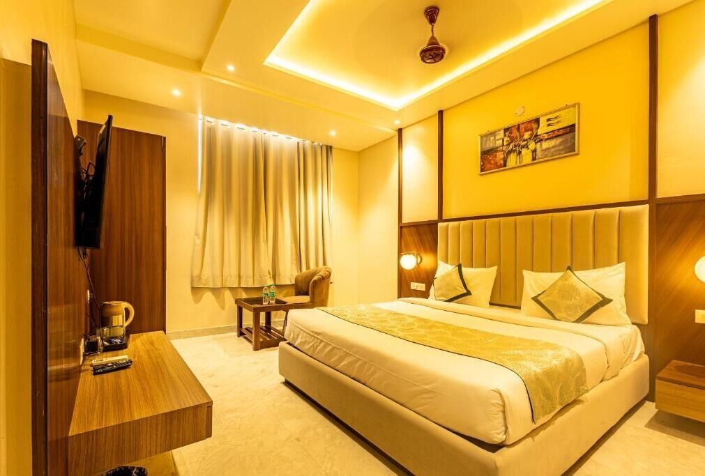 Deluxe Double Room, City View