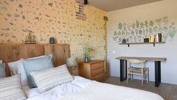 Cottage, 5 Bedrooms, Private Bathroom | Premium bedding, free cots/infant beds, free WiFi, bed sheets