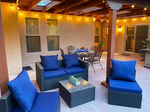 Outdoor dining - Tranquil Tucson hacienda with views, pool, & surrounded by desert wildlife (Tucson)