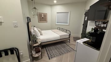 1 chambre, fer et planche à repasser, Wi-Fi gratuit, draps fournis