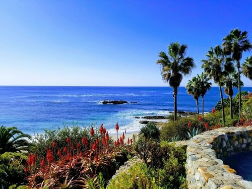 Salt + Stillness Coastal Retreat—Walk to Beach