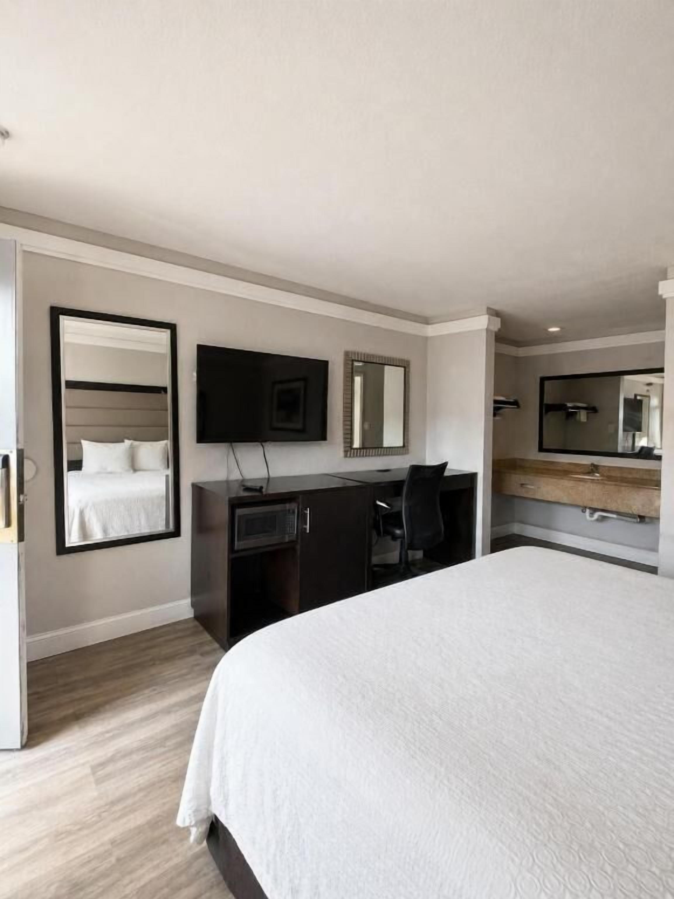 Deluxe Single Room | Free WiFi