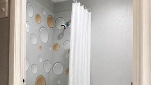 Bathroom - All Season Suites Inn  (Dallas)