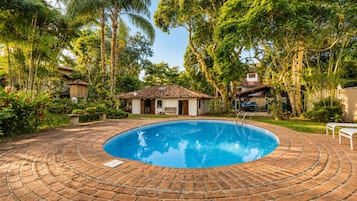 Chalé básico | Piscina | Piscina externa