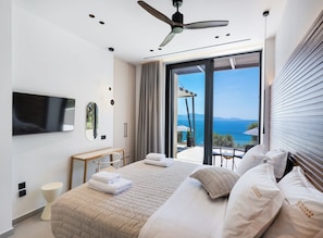 In-room safe, laptop workspace, blackout curtains, iron/ironing board - Eleage Villas (Lefkada)