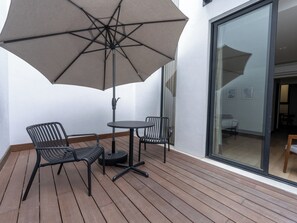 Klassieke studio, patio | Buiten dineren