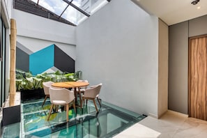 Sala de estar en el lobby