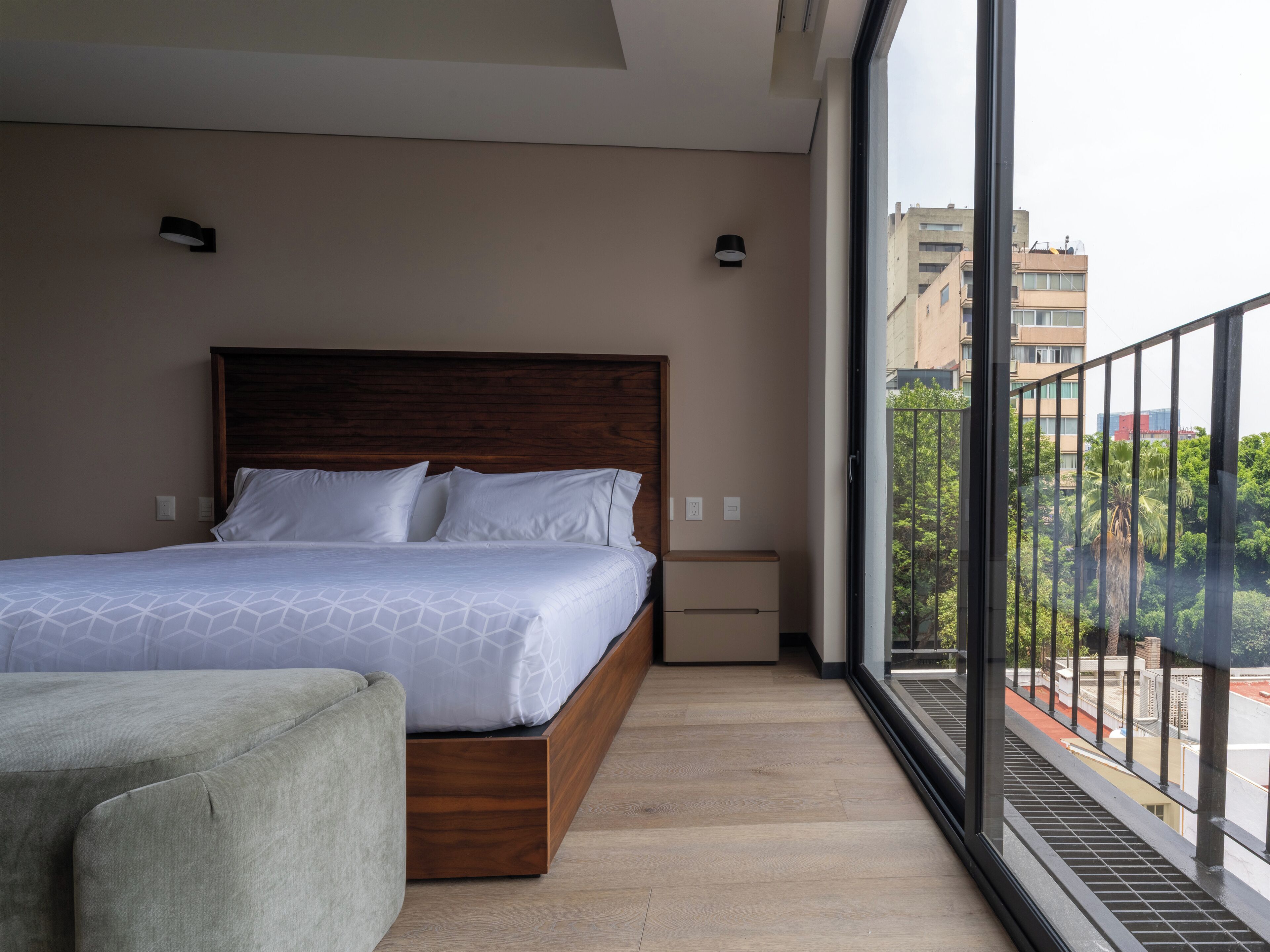 Caja fuerte, wifi gratis, ropa de cama