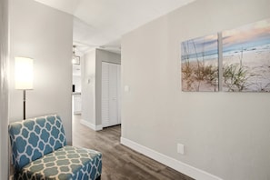 Interior - Naples House with Full Kitchen & Patio - Perfect for Families! (Naples)