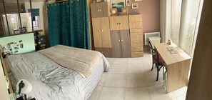 Room - Vrbo Property (Saint-Cyr-sur-Mer)